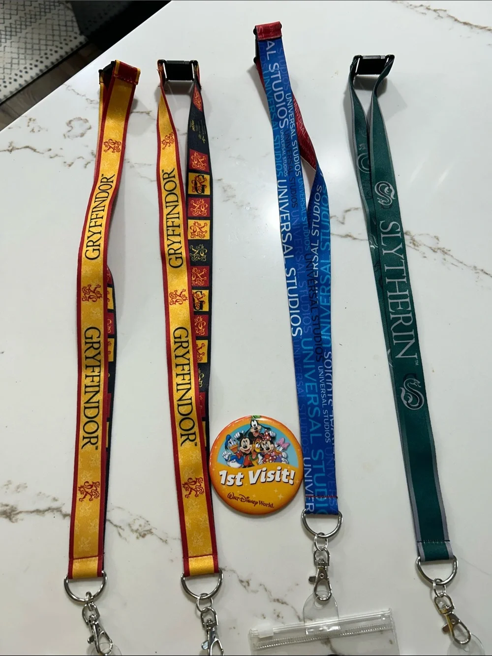 Universal Studios/Disney Lanyard Lot with 1st Visit Button - Picture 5 of 6